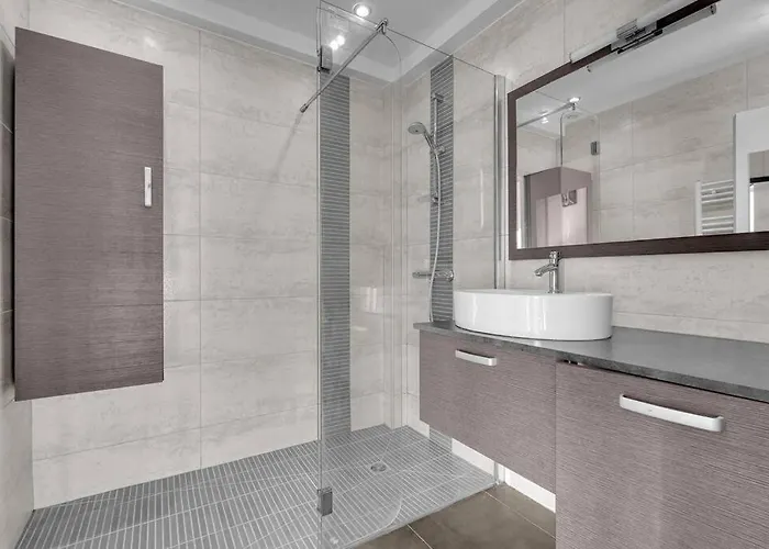 Toit Des Reves - Parking - Stadium